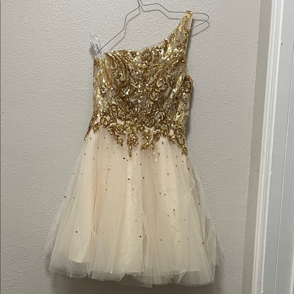 Morilee By Madeline Gardner Dresses & Skirts - MORILEE SEQUIN ONE SHOULDER SHORT PARTY DRESS